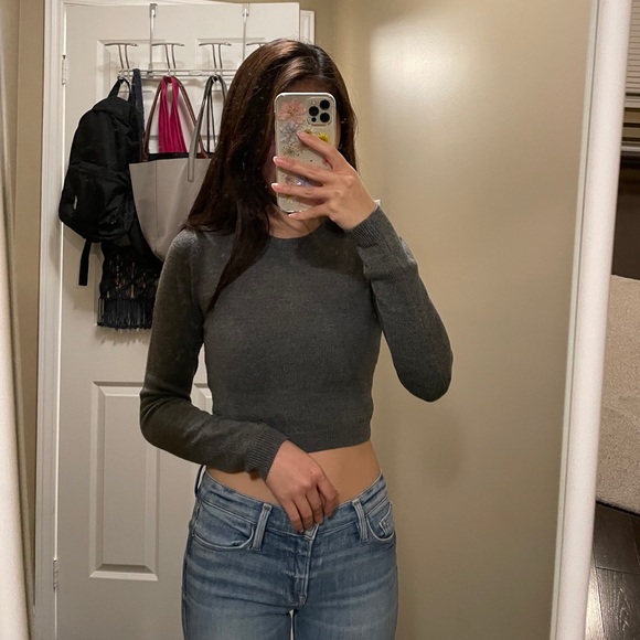 Aritzia cropped long sleeve knit sweater - Picture 1 of 2